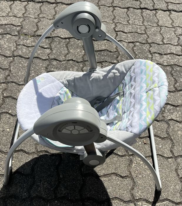 Sprzedam leżaczek bujaczek dla niemowlaka i dziecka.