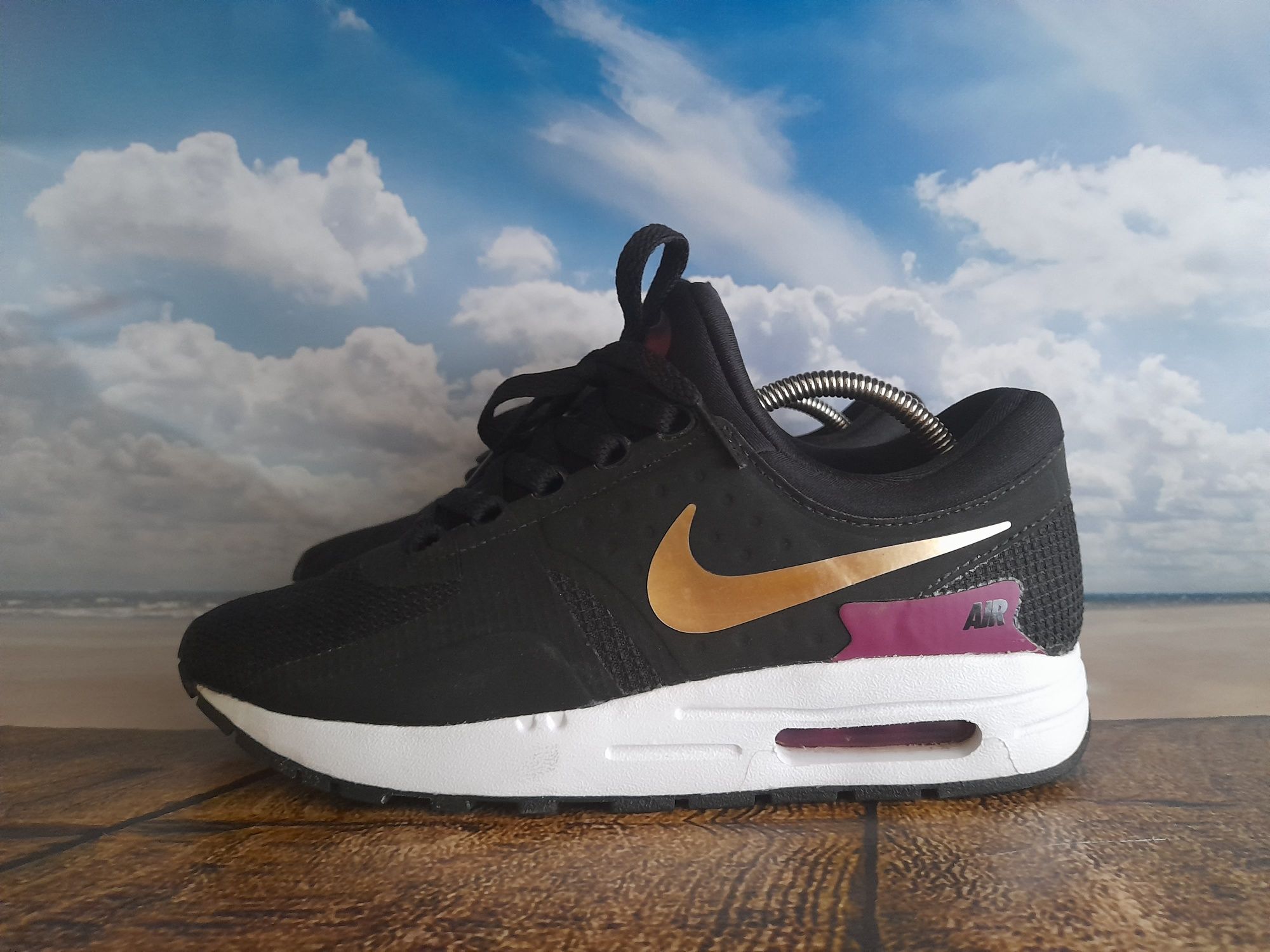 Nike Air Max Zero Essential жіночі кросівки оригінал