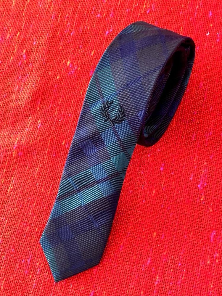 Fred Perry narrow silk tie галстук, краватка