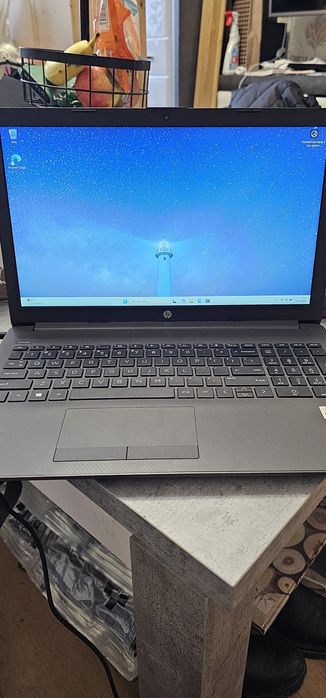 Laptop HP 250 g7