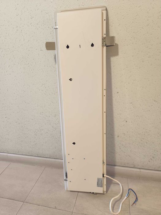 Toalheiro eléctrico branco de parede