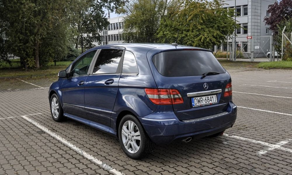 Mercedes-Benz Klasa B 1,5л Бензин 2010 рік