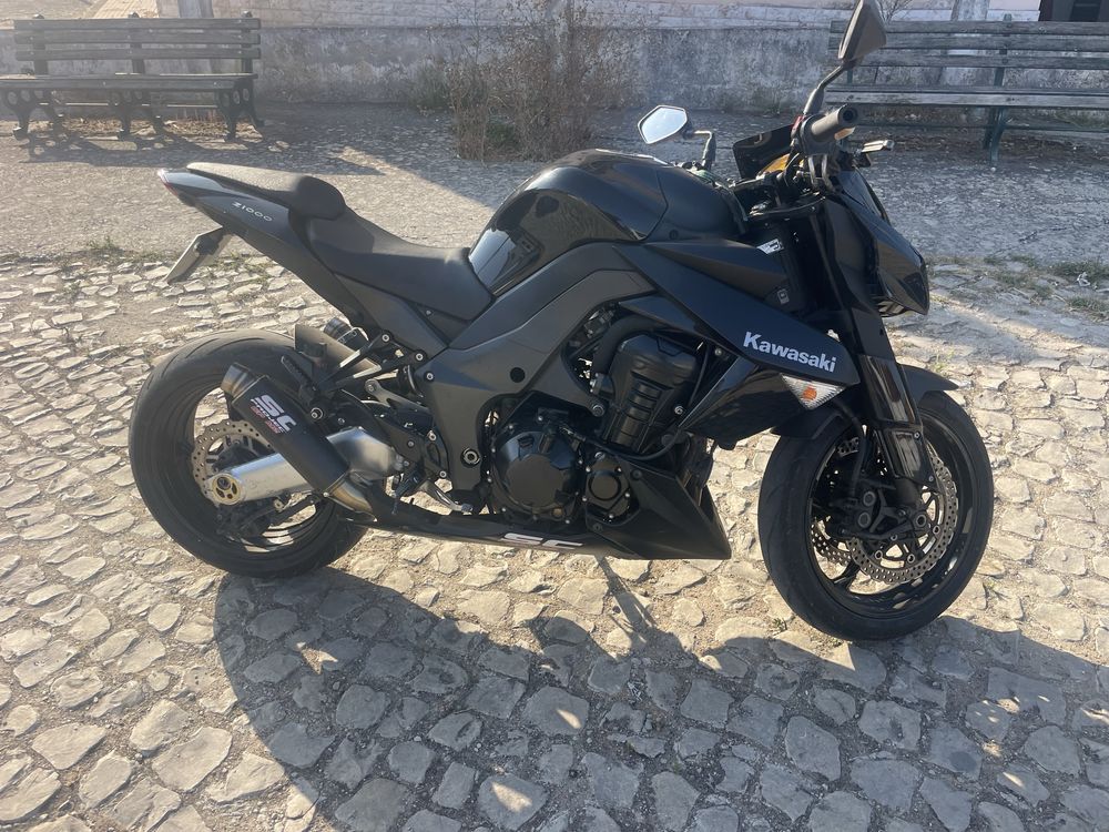 Kawasaki Z 1000 muito bom estado