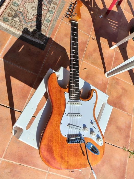Guitarra elétrica Harley Benton strat