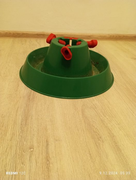 Stojak pod choinkę .