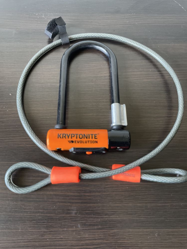 Zabezpieczenie rowerowe U-lock Kryptonite Evolution z linką Kryptoflex