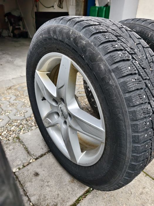 Alu Felgi 17 + opony zimowe Nokian 225/60 5x112 kolce VW AUDI