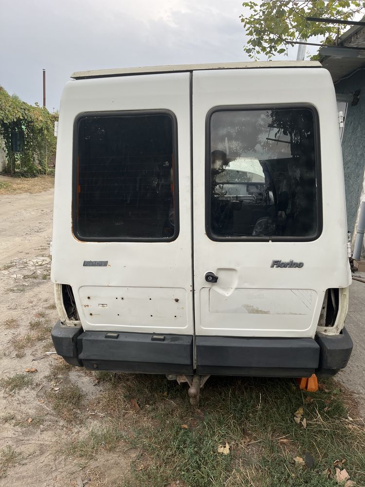 продам на Fiat Fiorino Фіат Фіорино двері задні бокові б/у