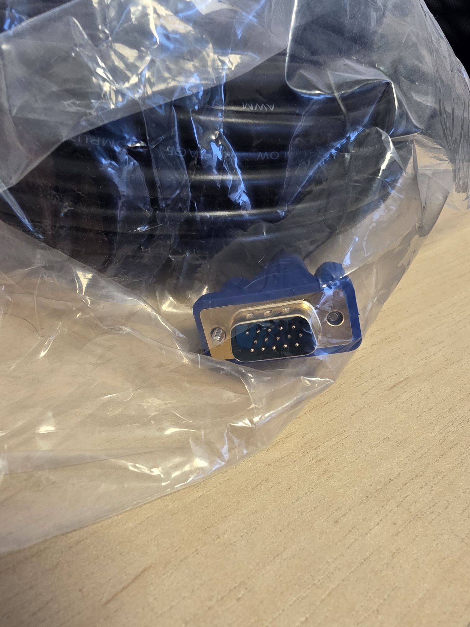 Kabel do monitora laptopa pc  s-vga wtyk-wtyk, 15m, 15M