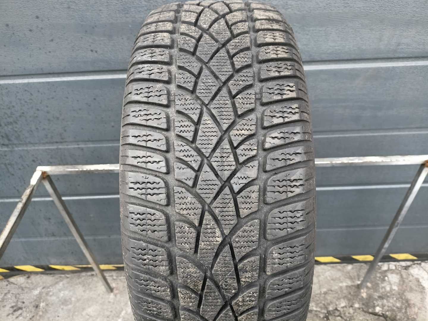 225/45R18 Dunlop SP Winter Sport 3D XL opona pojedynka zima 7,8mm P895