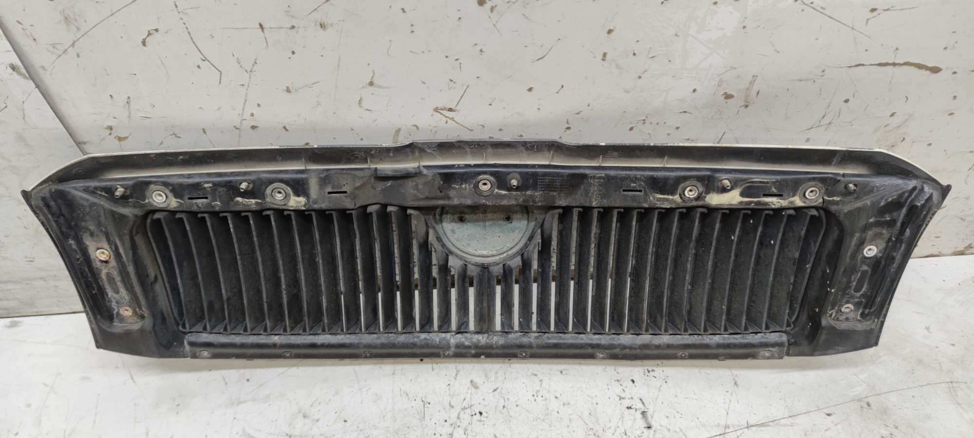 Skoda Superb I Grill Atrapa Chłodnicy Lakier 9910