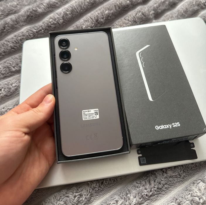 Samsung Galaxy S25 128GB TRADEIN  Стан нового Повний комплект Самсунг