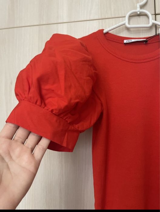 Червоне плаття