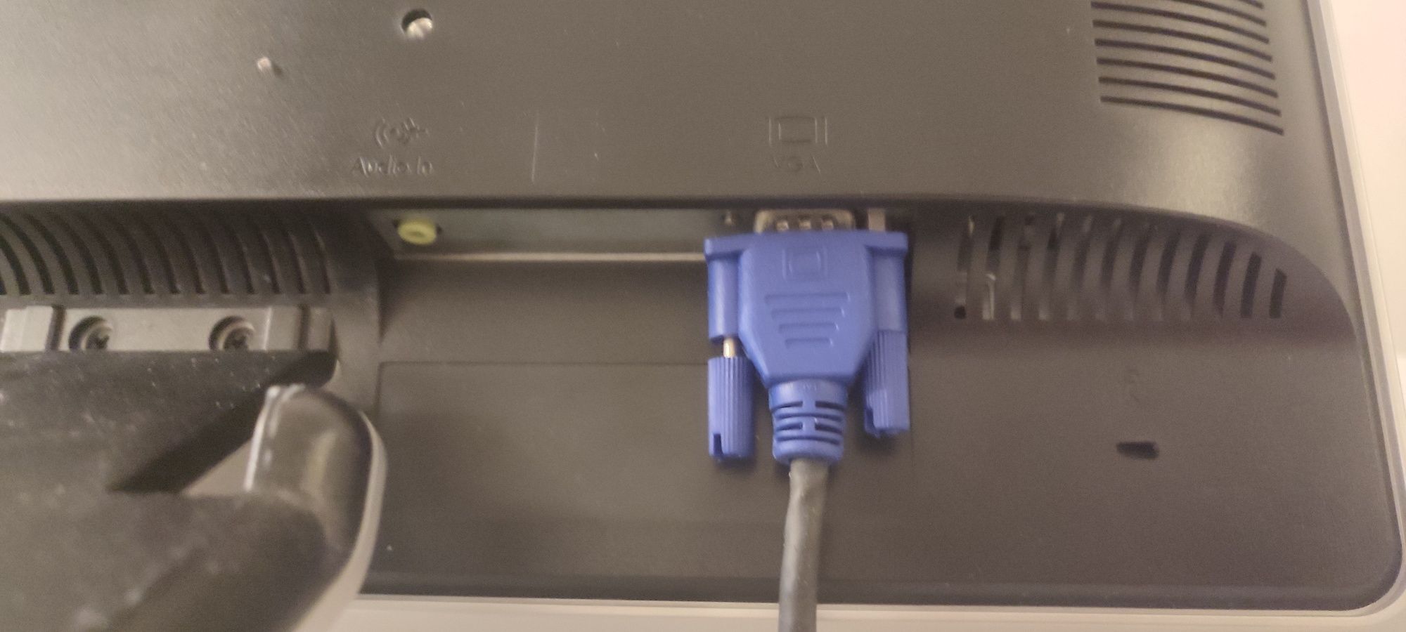 Monitor HP w1907v,