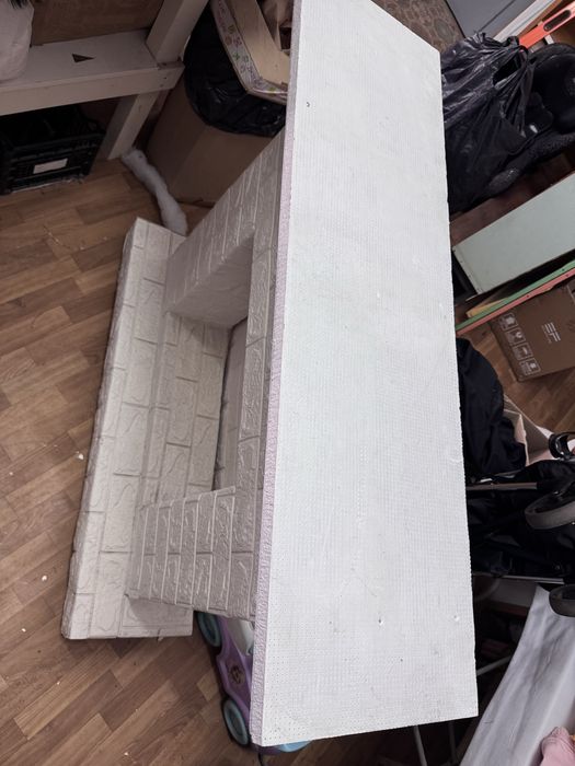 Камін декоративний білий