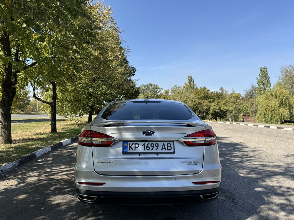 Продам FORD FUSION  2019
