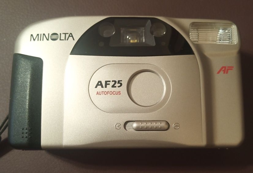 Продам плівковий фотоапарат б/у (не робочий),minolta af 25.