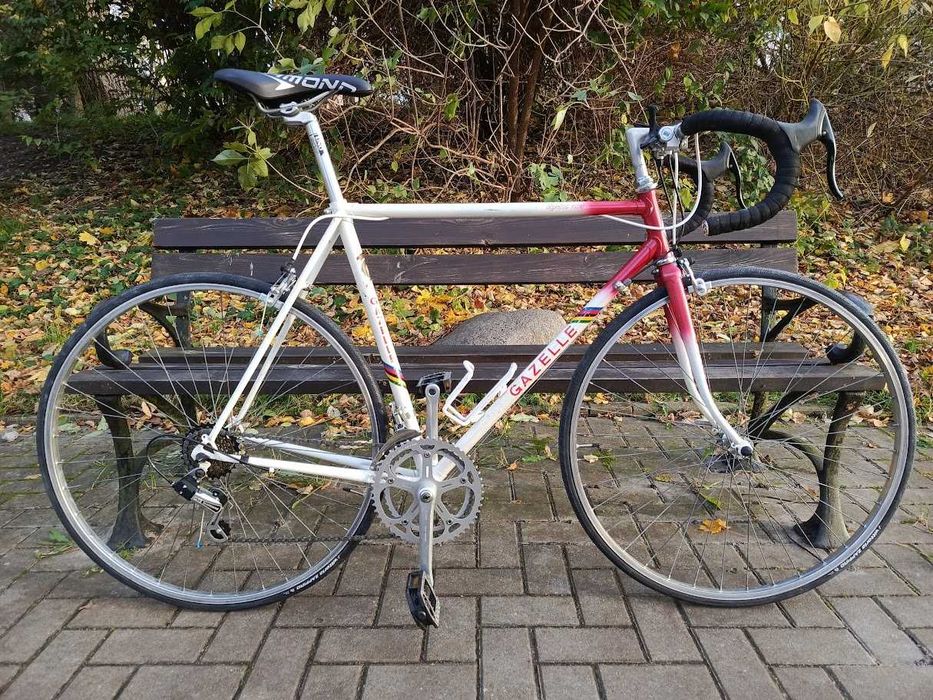 Rower szosowy Gazelle Olympia Race (lata 80. XX wieku) po renowacji