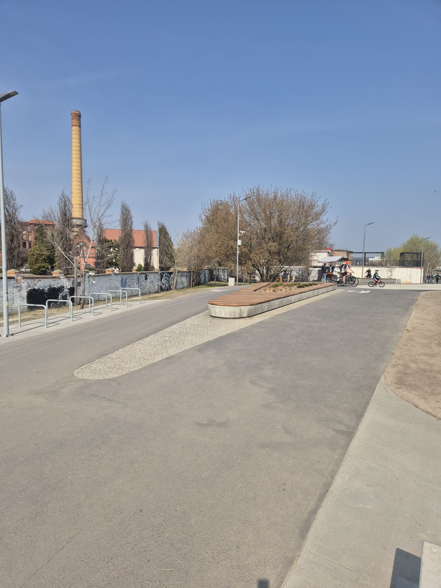 Asfalt Układanie Nawierzchni Asfaltowej  Bitumicznej  Naprawa Dróg