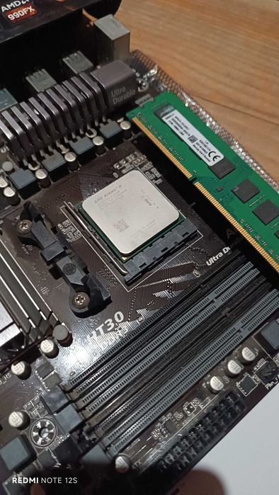 Материнка  Gigabyte GA-970A-DS3P FX + процесор Athlon II X2 260 + DDR3