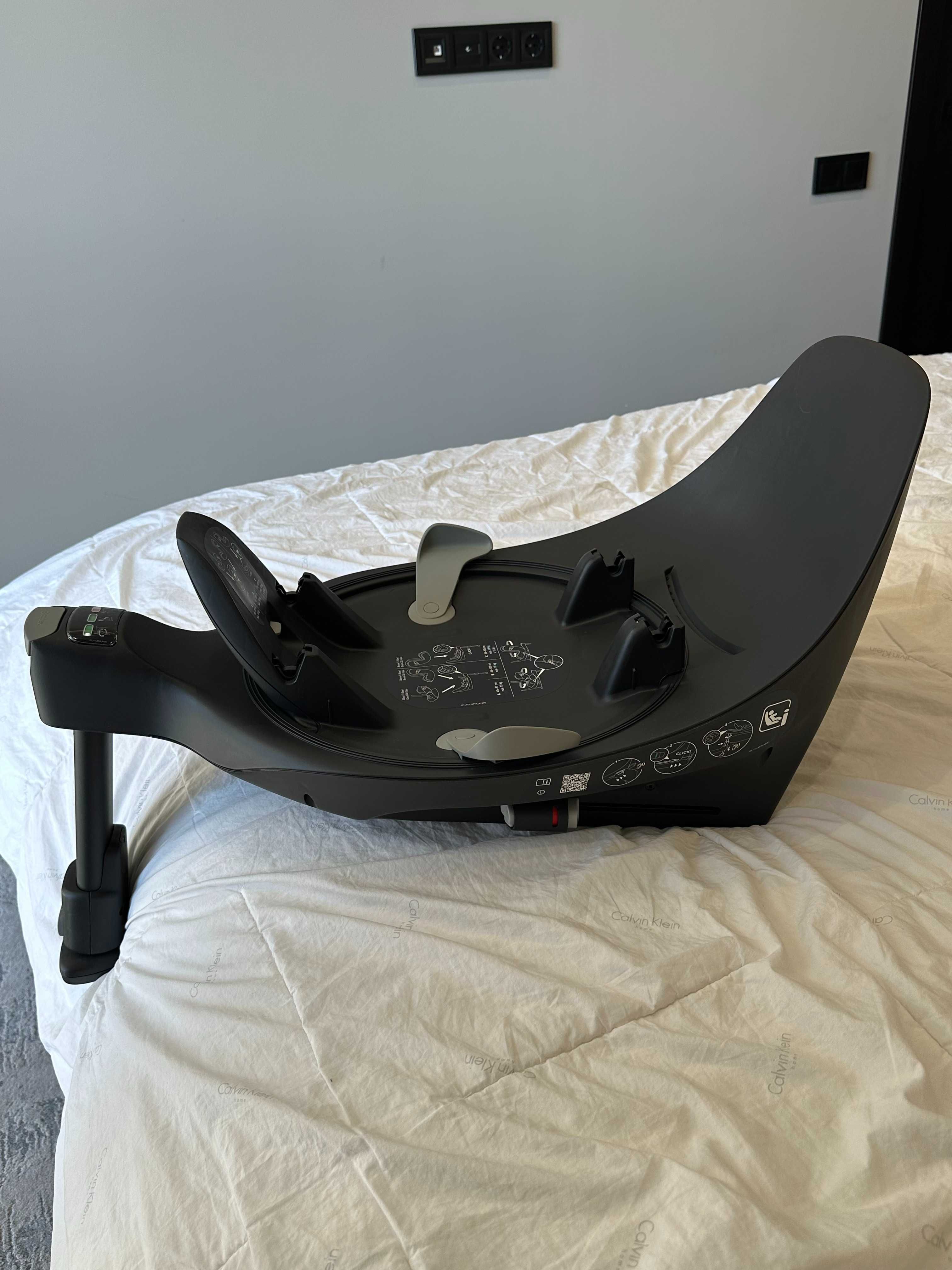 Автокрicло i База Cybex Platinum Cloud T Plus i-Size, Base T i-Size