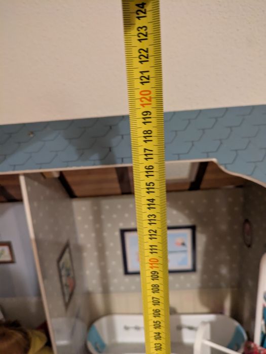 Casa de bonecas usada