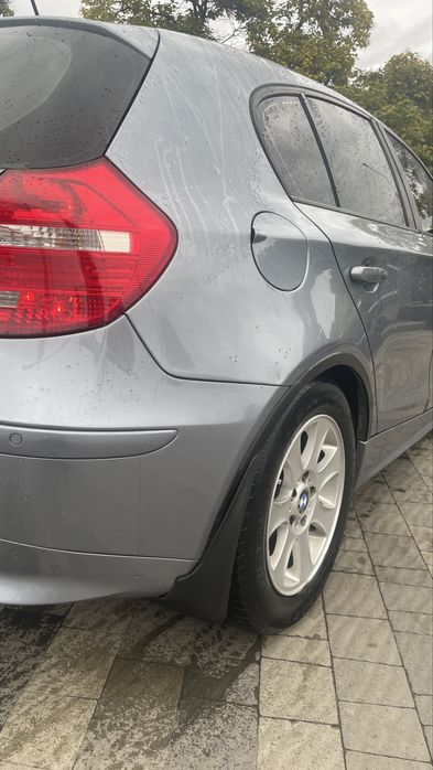 BMW E87 120i продам