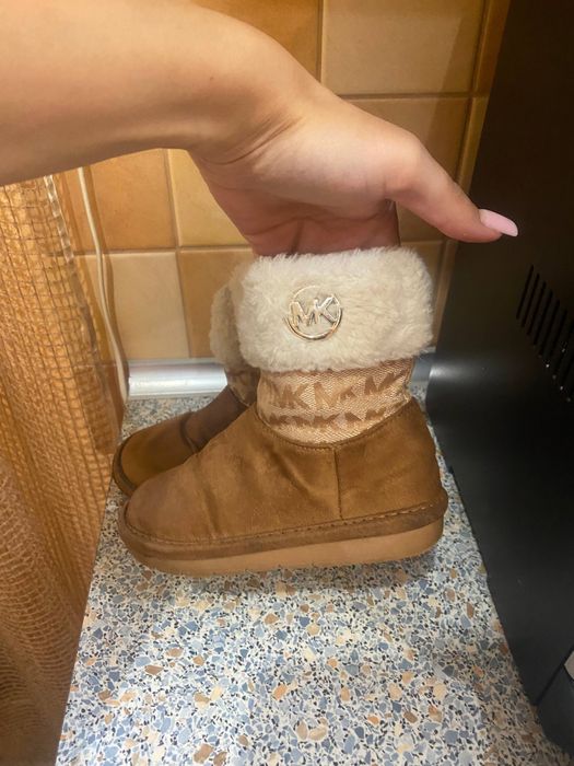 Чобітки МК оригінал стан нових