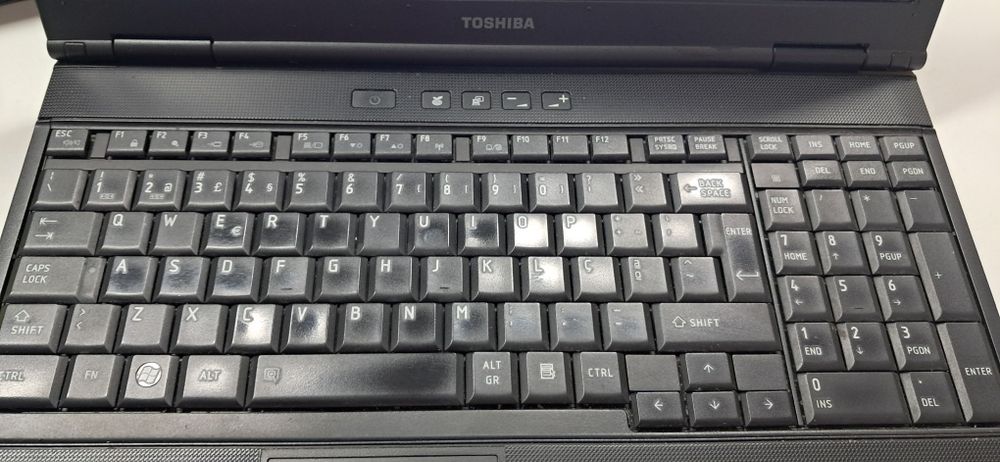 Toshiba tecra a11 i5 6gb ram 256ssd