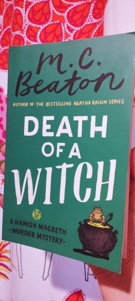 Книга m.c Beaton Death of a witch, англійською.