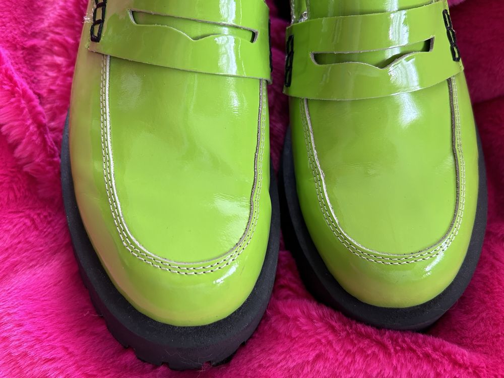 Sapatos em pele