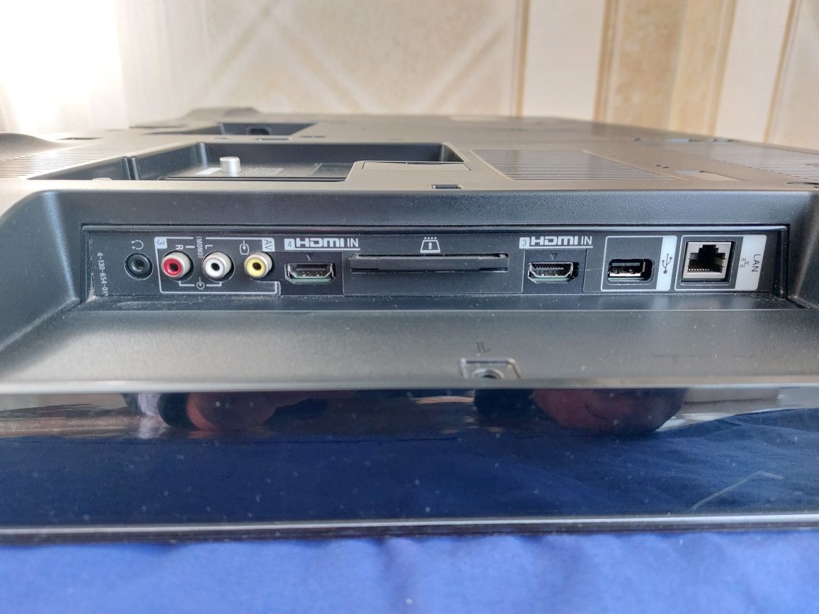 Телевізор SONY m:KDL-40Z5800