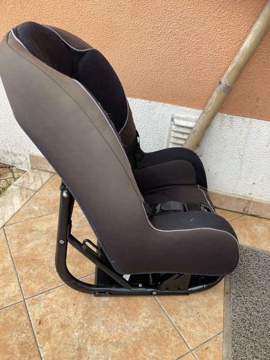 Cadeira auto da Brevi para crianças em bom estado