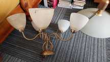 Lampa pięcioramienna wisząca żyrandol szklane klosze
