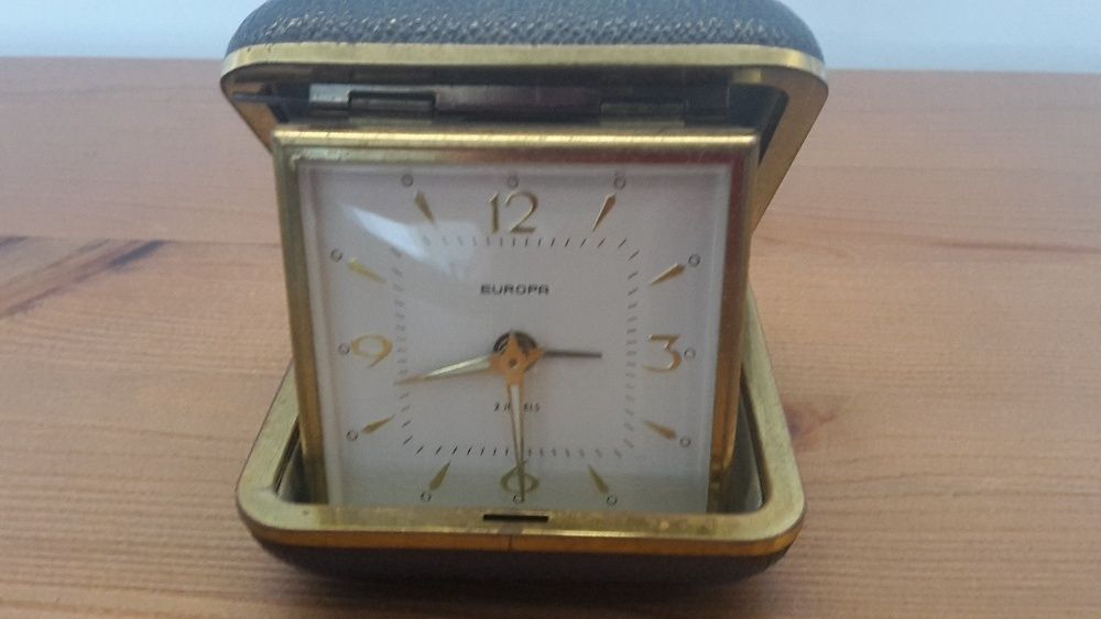 Stary zegarek firmy Europa Kraków