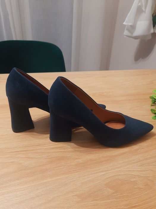 Buty Reserved granatowe