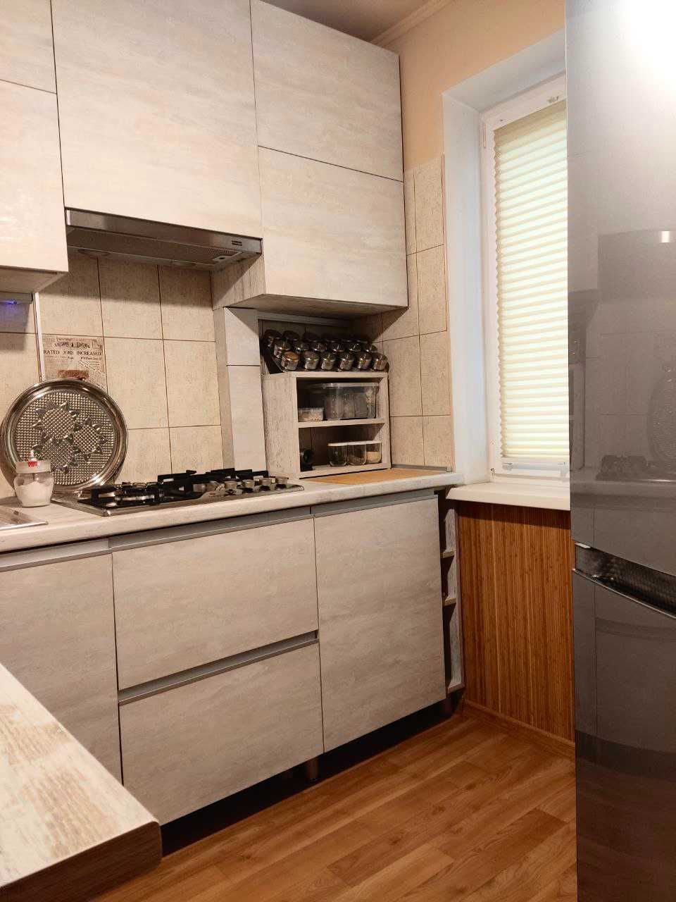 Продам 3х кімнатну квартиру по вулиці Тесленко. (пл. Артема)