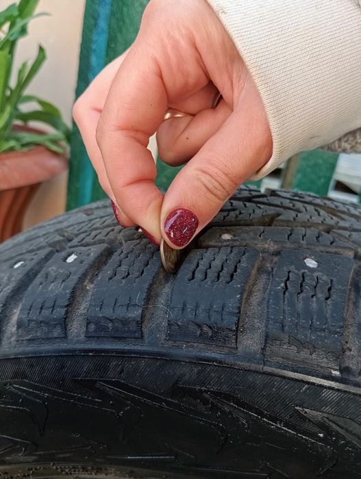 Шини 175/70 R13 Nokian шиповані