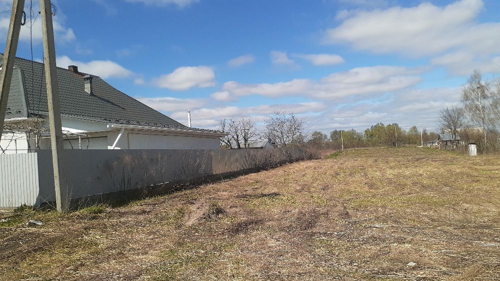 Продам ділянку в с. Требухів вул.Богдана Хмельницького 63