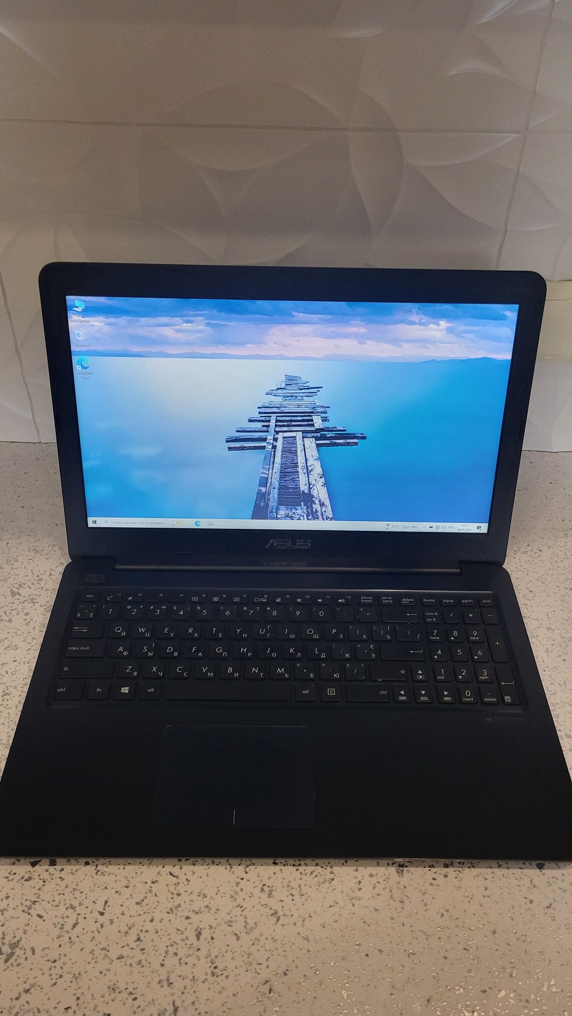 Ноутбук Asus E502N