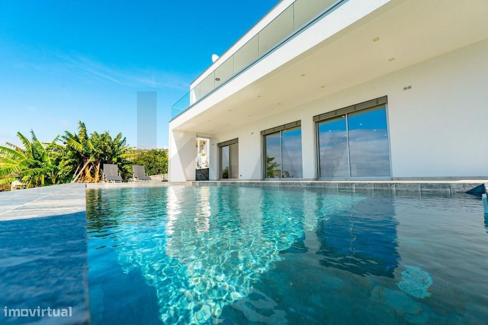 Moradia T5 com Dois Andares Independentes: T2 e T3 na Calheta, Madeira