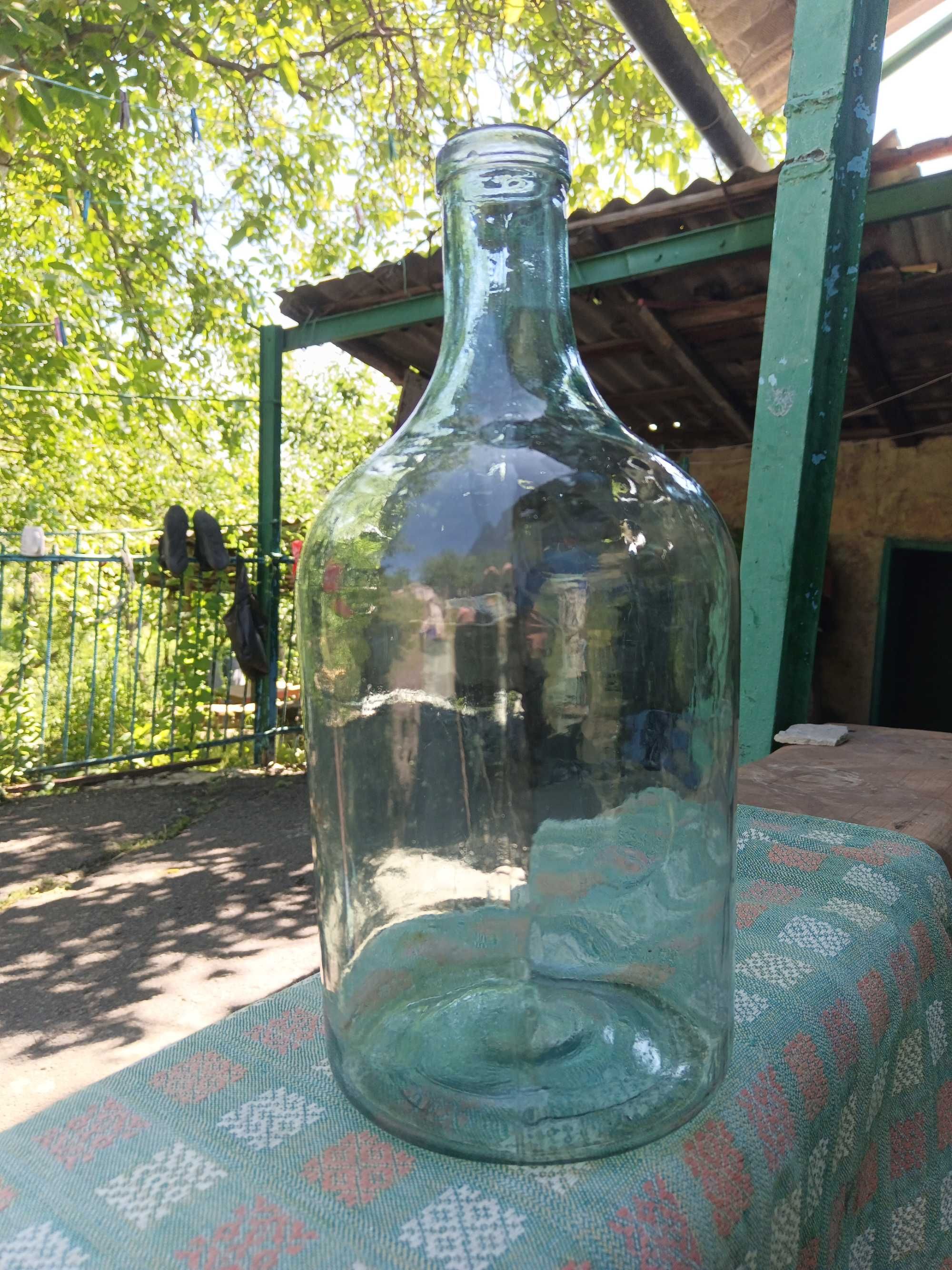 Бутиль скляний,для різних напоїв