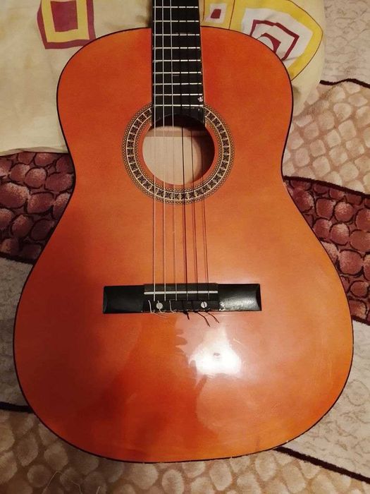 Классическая гитара 7\8 Срочно