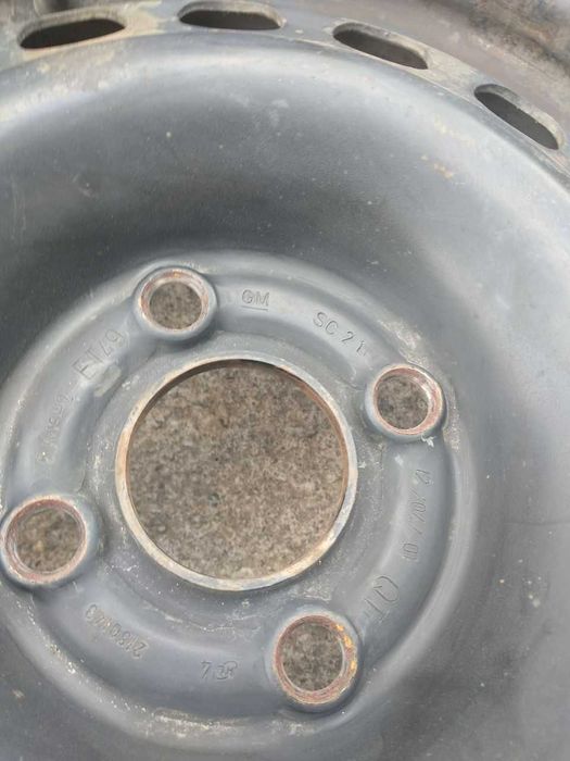 Диски для автомобиля в наличии три штуки.