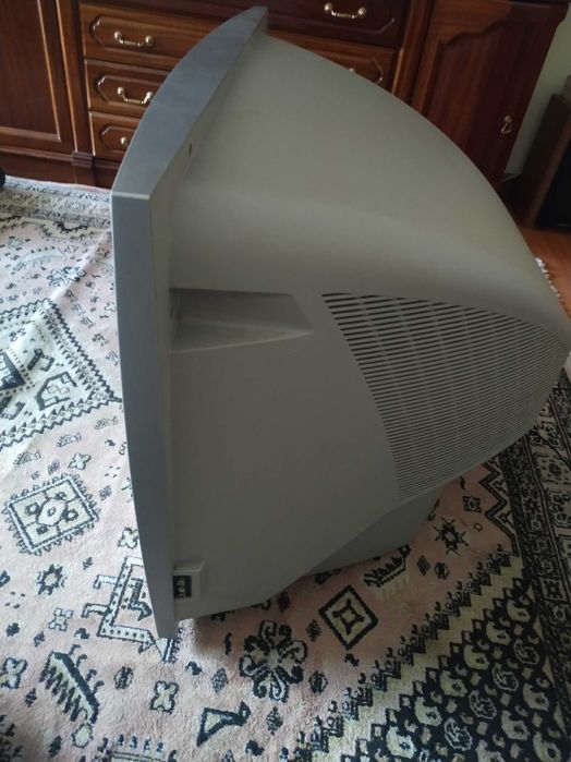 Televisor Tecnimagen usado mas a funcionar, com manual e sem comando