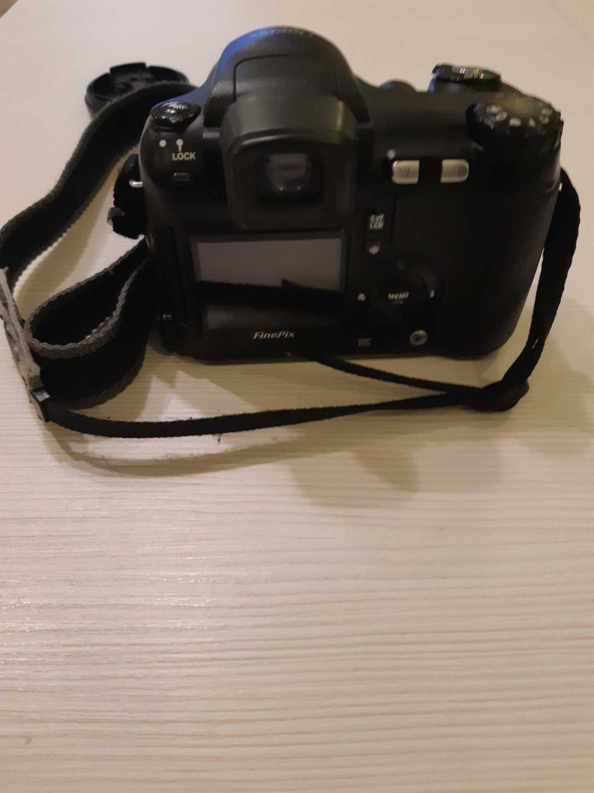 Fujifilm FinePix S Series S5600 5.1MP Digital Camera - Black