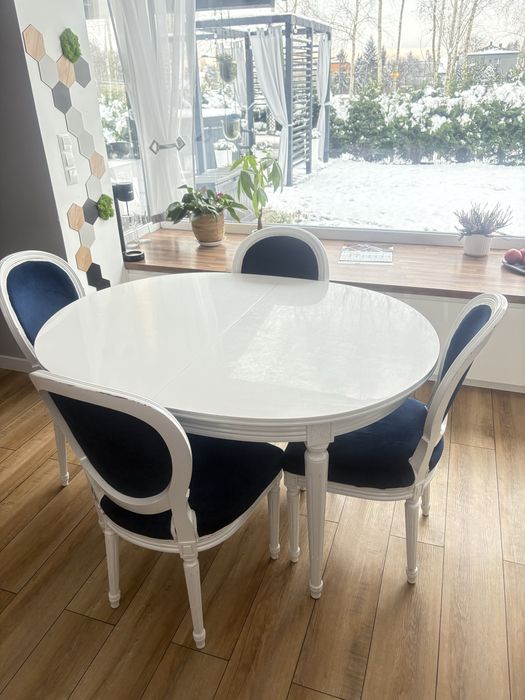 Stół drewniany w stylu Ludwika VI