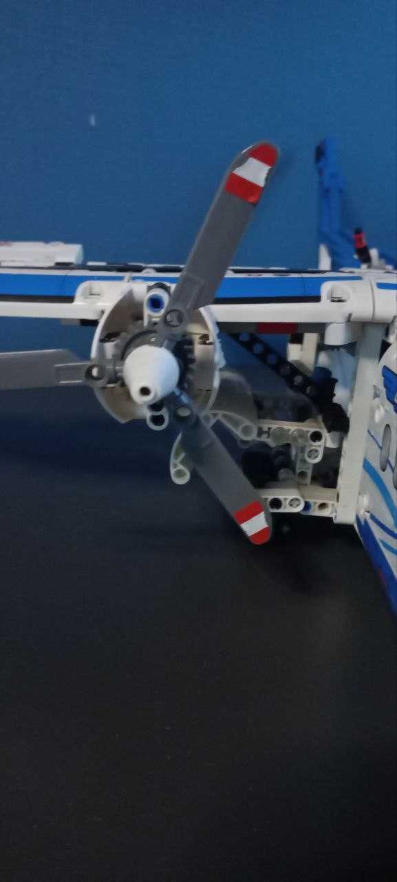 Lego technic 42025, лего технік вантажний літак