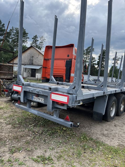 Напівпричіп лісовоз
