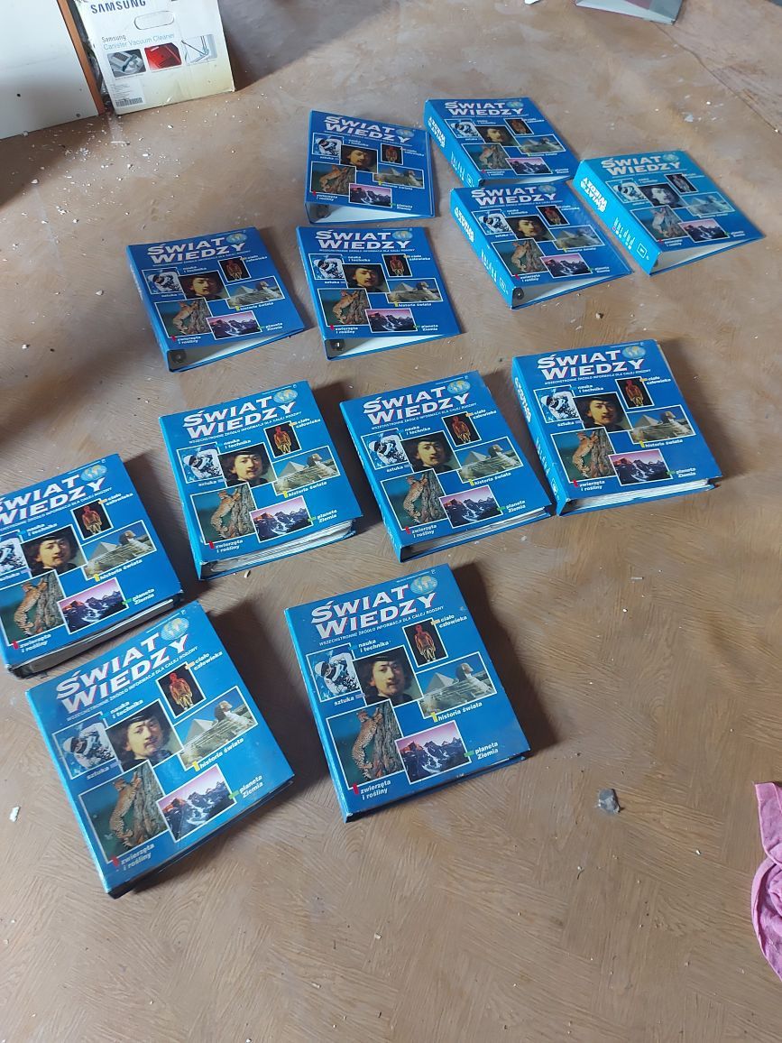 Świat wiedzy, segregator